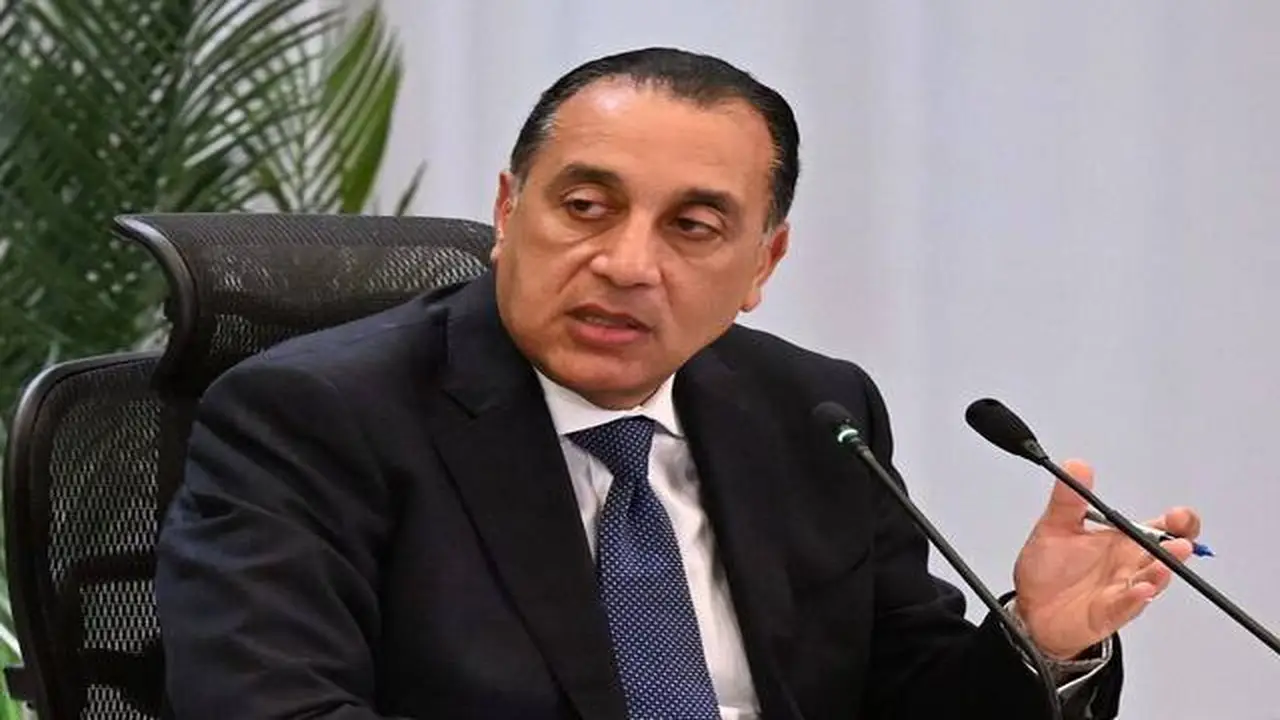 مدبولي يؤكد مواصلة إزالة كافة المعوقات أمام المستثمرين في مختلف المجالات بمصر